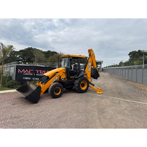 Retroescavadeira Jcb 3cx 4x4 Ano 2015