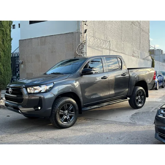 Toyota Hilux 2.7 Cabina Doble Sr Mt