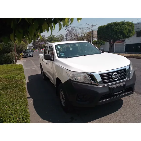 Nissan Np300 Doble Cabina 2.5 Se Aa Paq. De Seg. Mt