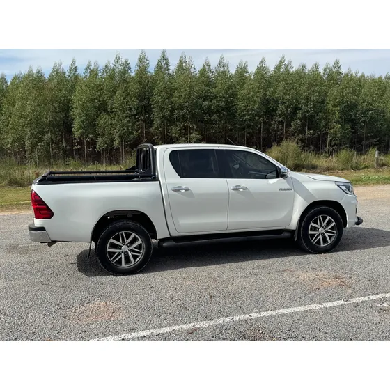 Toyota Hilux 2.8 D/cab 4x4 Srv
