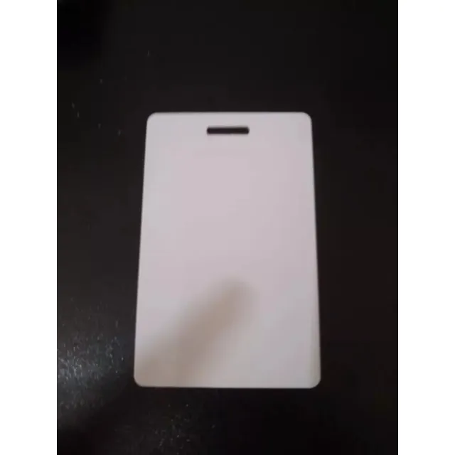 100 Cartão Pvc Branco Para Crachás Com Furo Ovóide Vertical