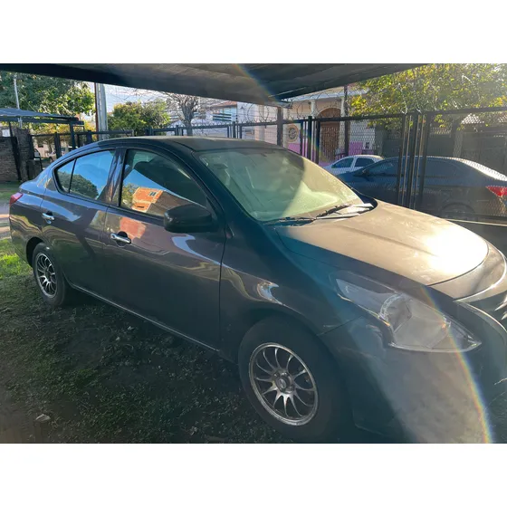 Nissan Versa 1.6 Sense Mt