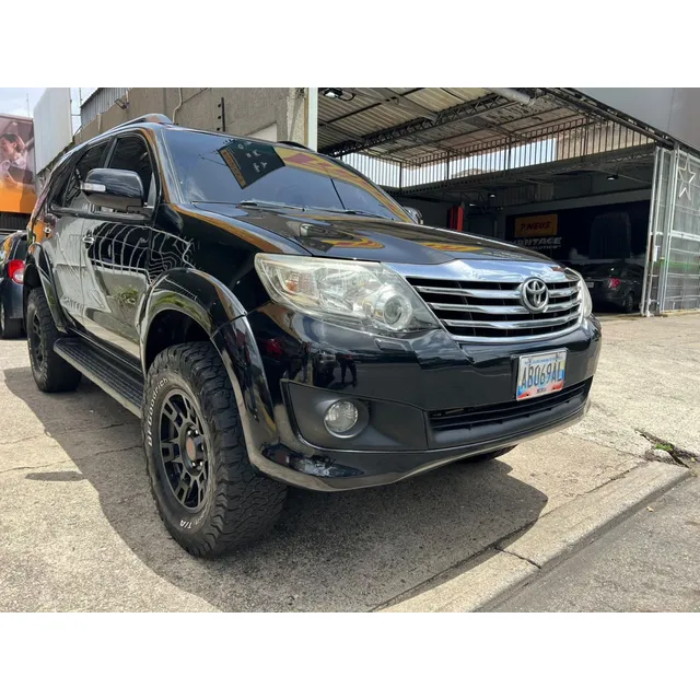 Toyota Fortuner Sr