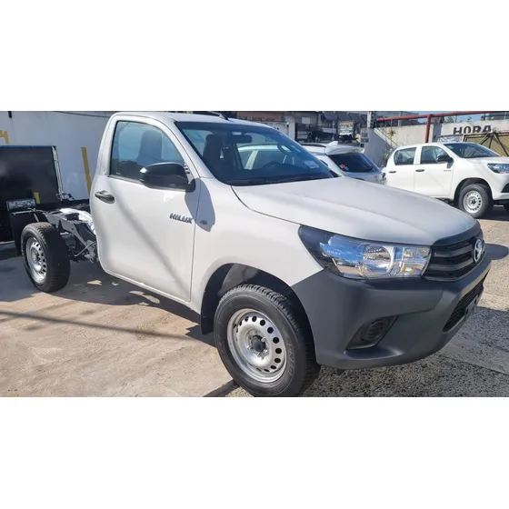Toyota Hilux Pick-up 2.4 Cs Dx 150cv 4x4