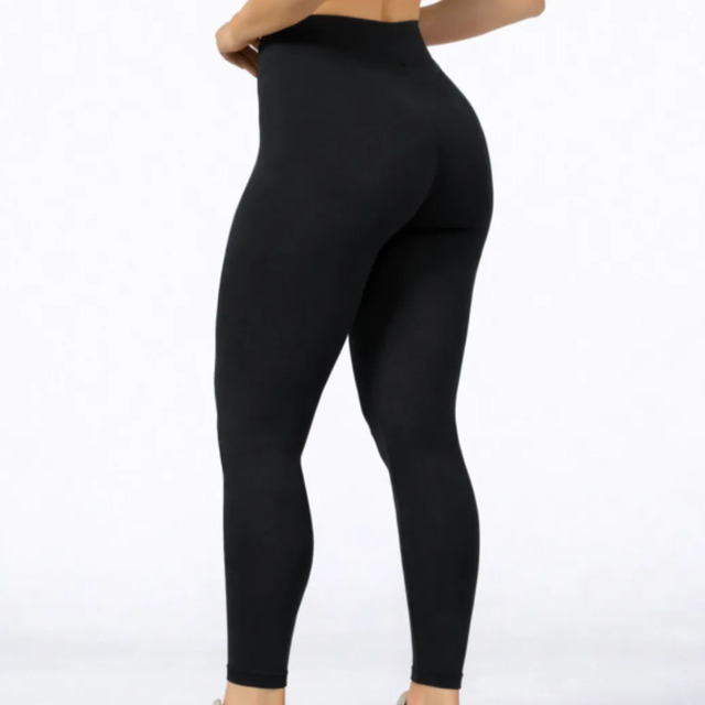 Calça Legging Academia Realça Curvas Selene Original Confort Preto Liso Liso G Calça Legging Academia Realça Curvas Selene Original Confort Preto Liso Liso G