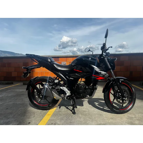 Gixxer 150 Fi Abs Modelo 2023 Con 28.000 Km