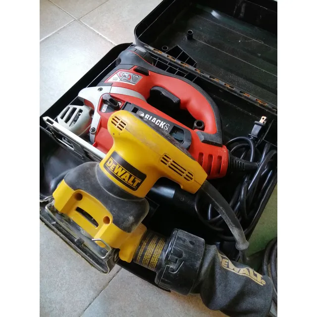 Sierra Caladora Pro Black And Decker Js700 Y Lijadora Dewalt