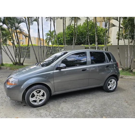 Chevrolet Aveo 1.6 Five