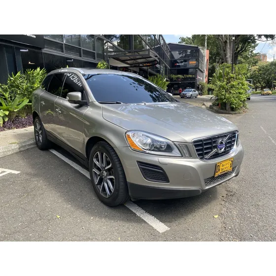 Volvo Xc60 T6 Awd Turbo At 4x4 2013