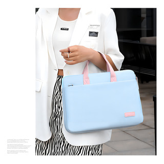 Bolso Impermeable Para Computadora Portátil Con Correa , Color Azul Claro Bolso Impermeable Para Computadora Portátil Con Correa , Color Azul Claro