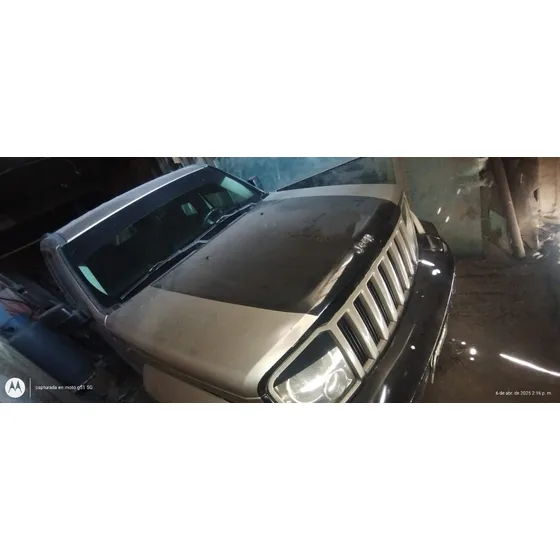 Jeep Liberty Camioneta Jeep Liberty Color Dorado