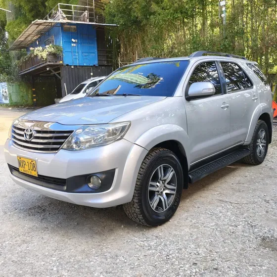 Toyota Fortuner 2013 2.7l 4x4
