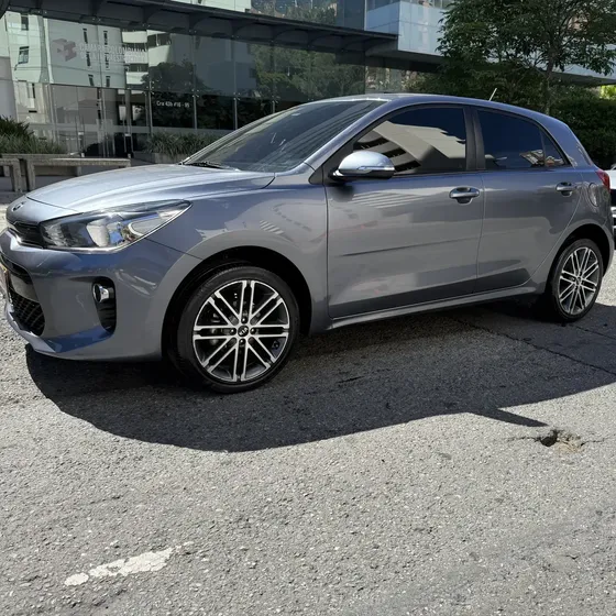 Kia Rio 2020 1.4 Vibrant Caja Sexta Mecanico Única Dueña Full Equipo Rin 17 Vencambio