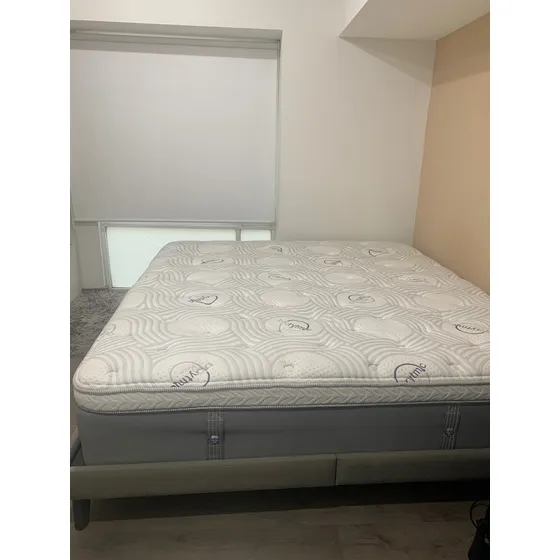 Colchon King Size,, Incluye Base De Cama Y Blancos