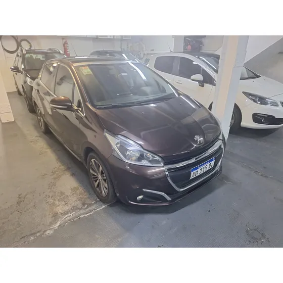 Peugeot 208 1.6 Feline