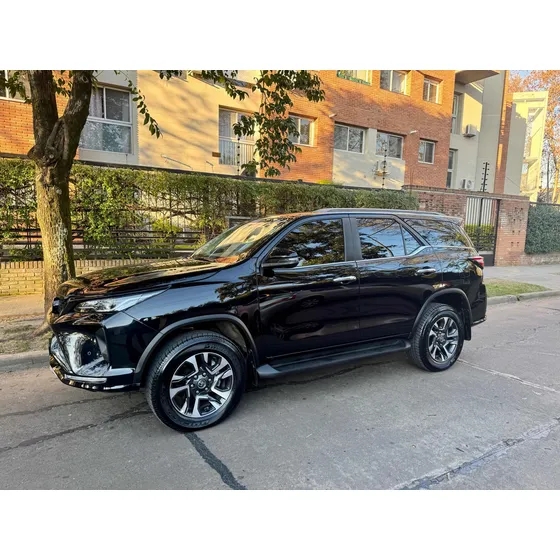 Toyota Hilux Sw4 2.8 Tdi Srx 7as At