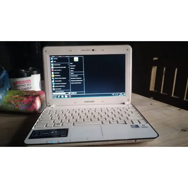 Netbook Samsung Np 210 Posee Un Procesador Intel Atom N450 A