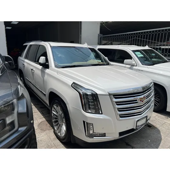 Cadillac Escalade 6.2 Plinum 4x4 At