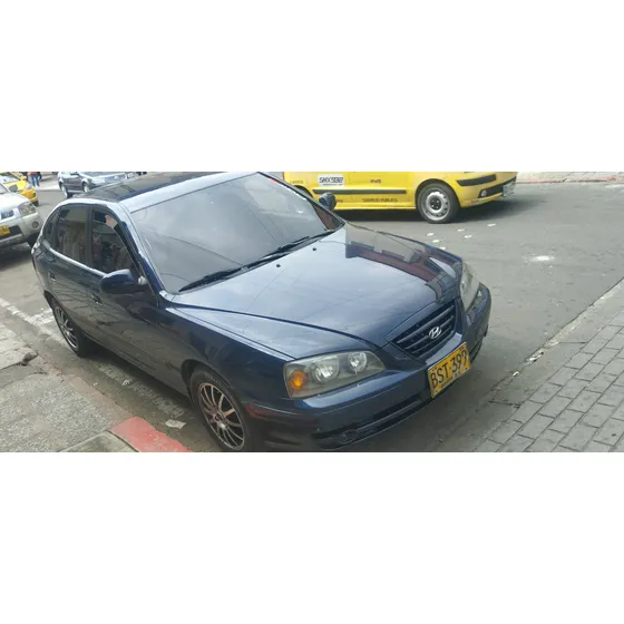 Hyundai Elantra 2.0 Gls Xd 5 P
