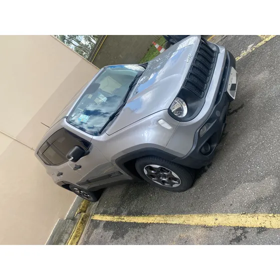 Jeep Renegade 1.8 Flex Aut. 5p