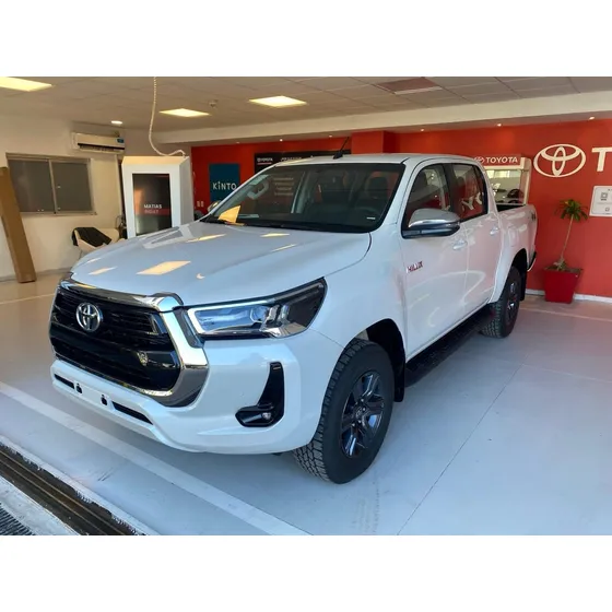 Toyota Hilux Srv 4x4 A/t