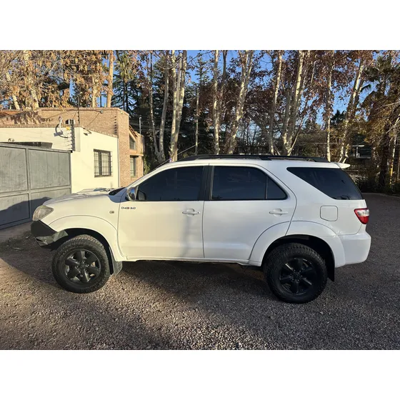 Toyota Hilux Sw4 3.0 Srv Cuero I 171cv 4x4