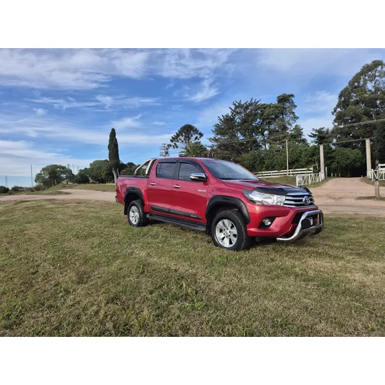 Toyota Hilux 2.7 D.cab. Srv