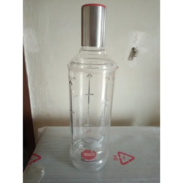 Coctelera Smirnoff