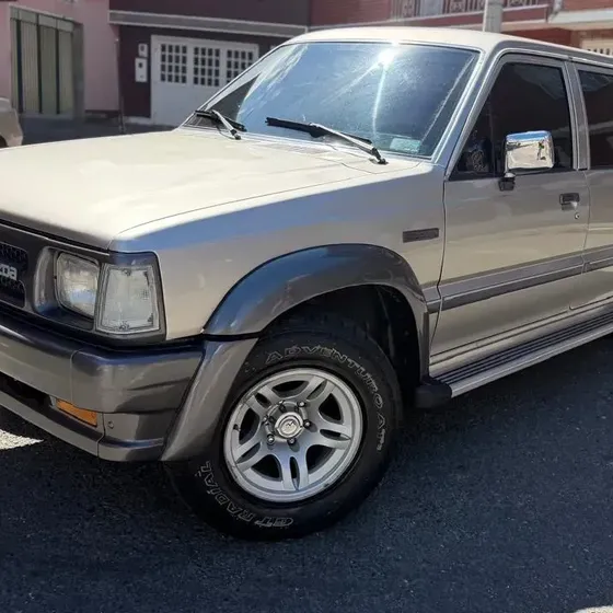 Mazda B2200 1996 2.2 B2200