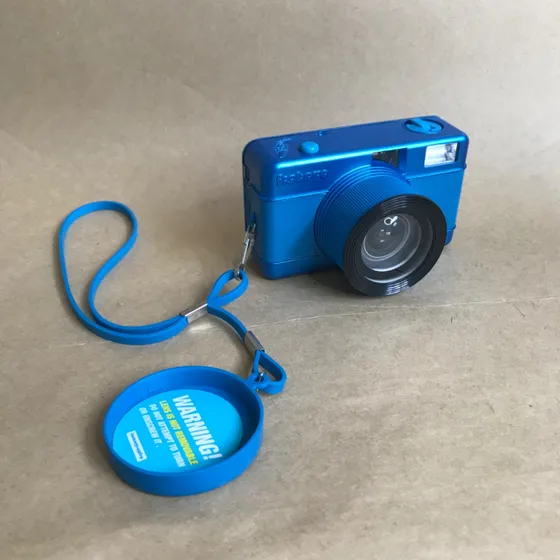 Câmera Analógica Lomography Fisheye Azul Lomo Grande Angular