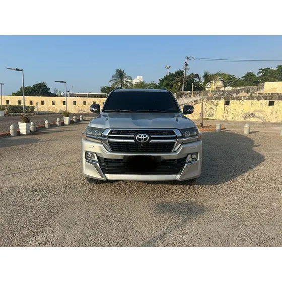 Toyota Land Cruiser 4.5 Imperial Lc200
