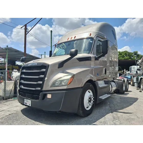 Freightliner Cascadia Dd13
