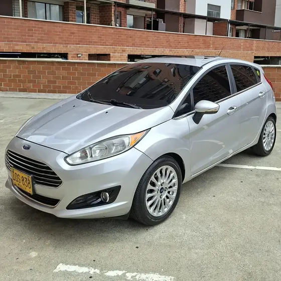 Ford Fiesta 2016 1.6 Hatchback Titanium