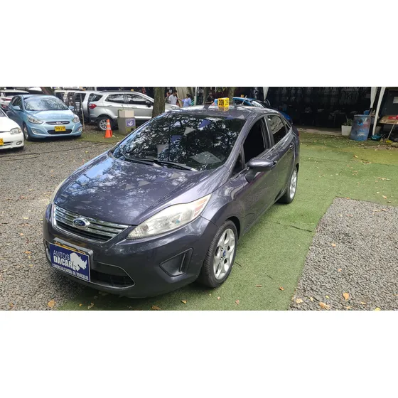 Ford Fiesta 1.6 Sportback Mecánica