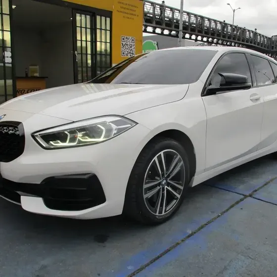 BMW Serie 1 2021 118i 1500cc At Aa