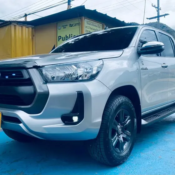 Toyota Hilux 2022 2.4 Diésel 4x4