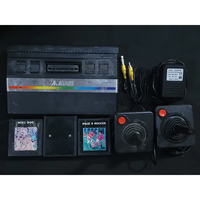 Consola Atari 2600 Jr + 2 Control + 3 Juegos A