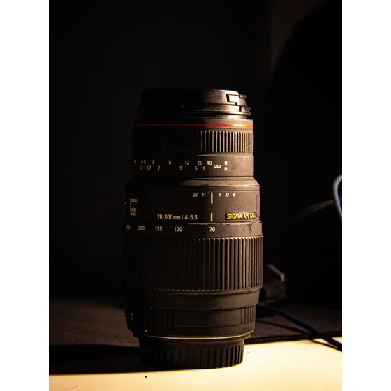 Lente Sigma 70-300mm F/4-5.6 Ap0 Dg Para Dslr Canon