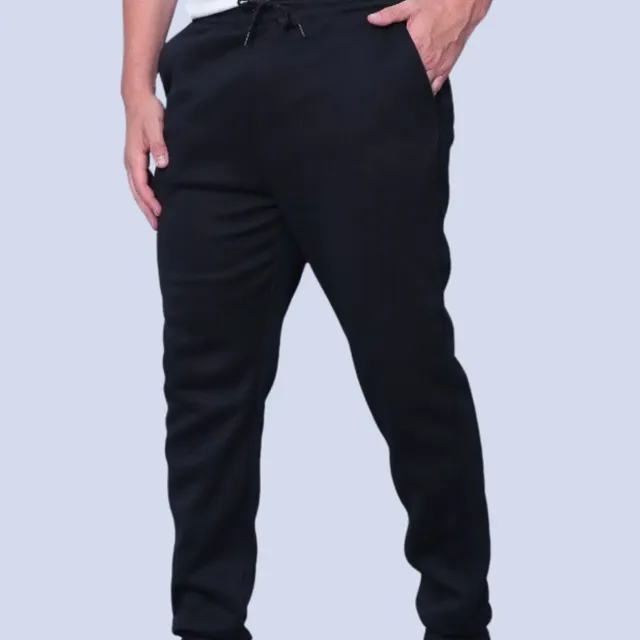 Calça Moletom Jogger Flanelada Lisa Básica Moda Inverno Frio Preto Liso M (40-42)