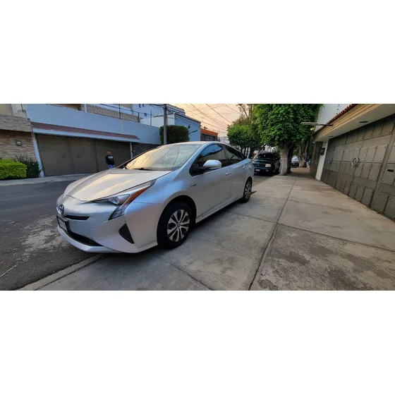 Toyota Prius 1.8 Base Cvt