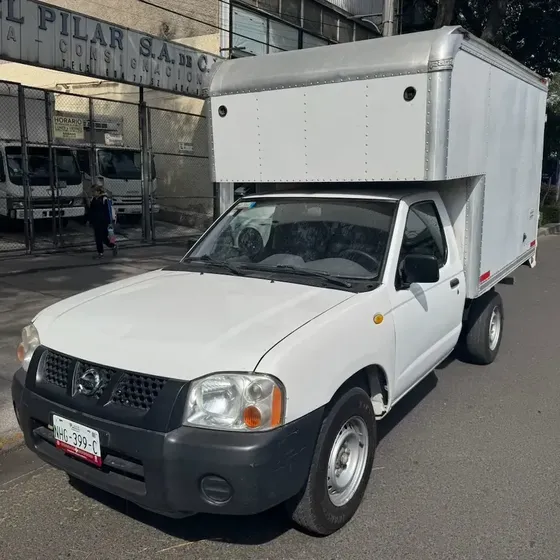 Nissan Np300 2015 2.4 Estacas Dh Mt