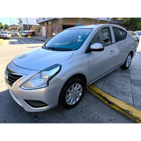 Nissan Versa 1.6 Sense