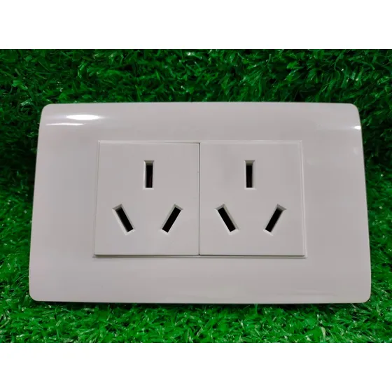 Toma Corriente Doble Trifasico 220v 16a Blanco Lujo
