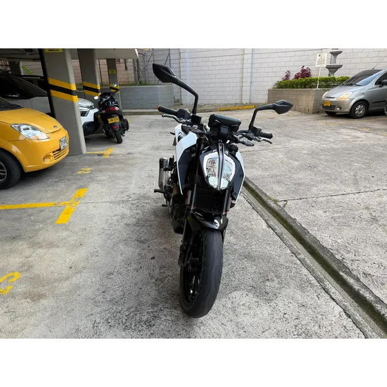 Ktm Duke 390 Ng 2021 27100 Kms Aprox, Precio Negociable
