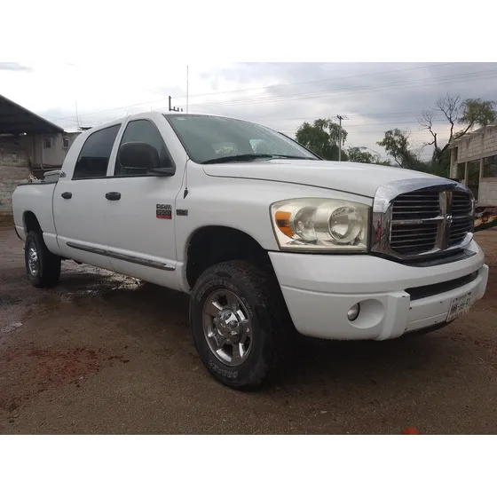 Dodge Ram 2500 5.7 Pickup Mega Cab Laramie 4x4 At