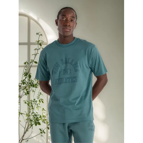 Remera New Balance De Hombre - Graphic T-shirt - Mt43504nus