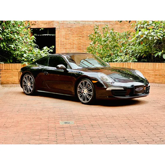 Porsche 911 911 Carrera 4 Black Edition