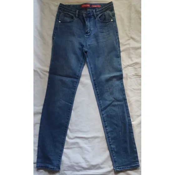 Jean Guess. Nuevo. Niña. Talla: 10 Años.