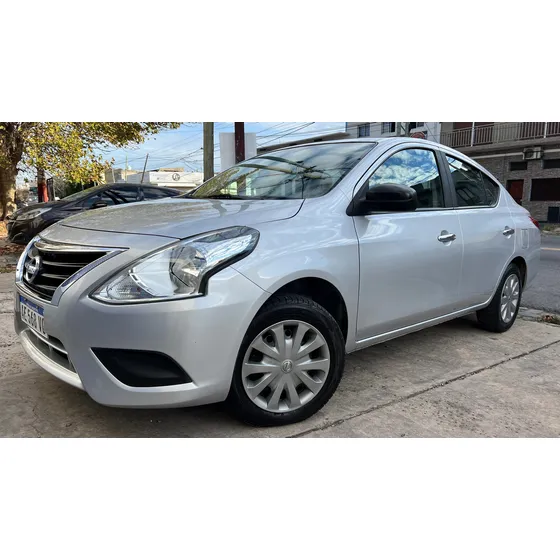 Nissan Versa Versa V-drive M/t