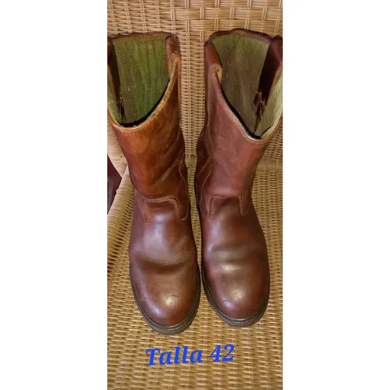 Botas De Cuero Usadas Talla 42